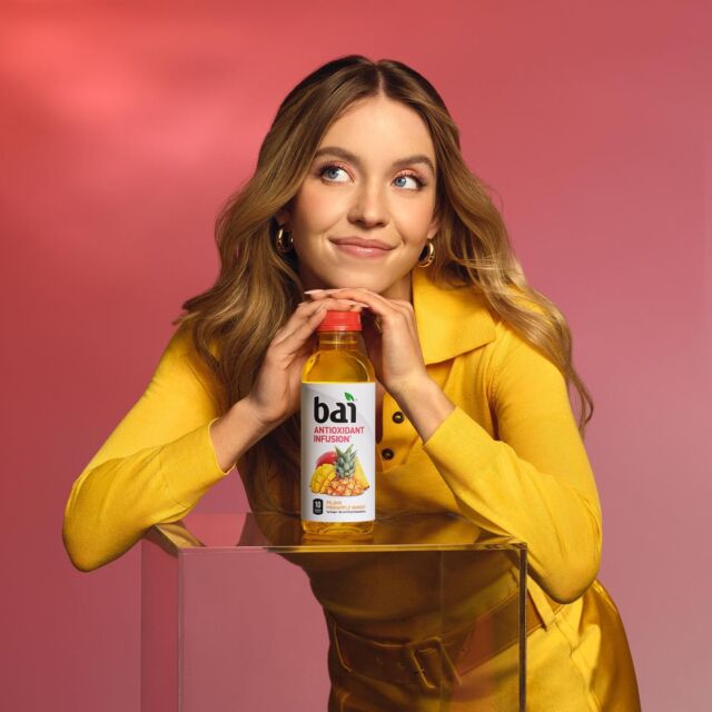 Daily hydration that wows, just like our new partner, @sydney_sweeney. ✨ #ItsWonderWater