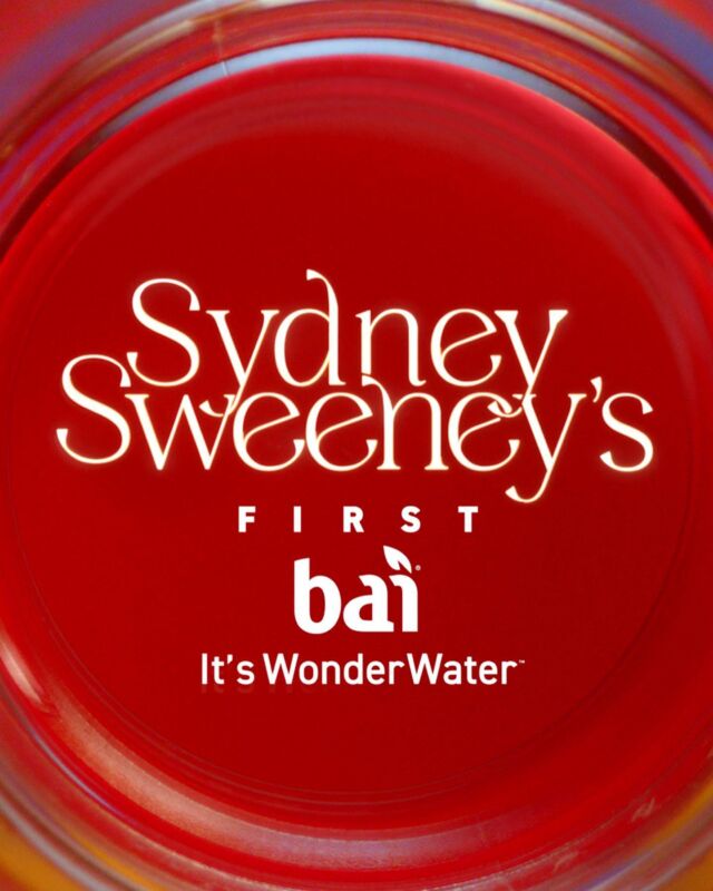 @sydney_sweeney added a little something to her daily hydration routine… swipe to see how it went💧✨ #ItsWonderWater